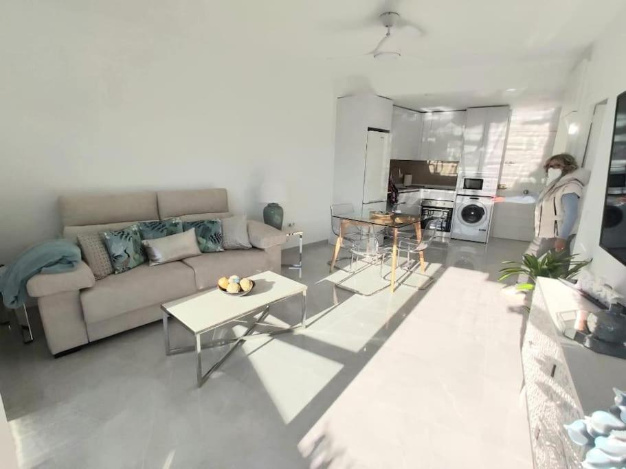 Lux. Frontbeach-Terrace. 5 Pools.Tv. 2 A.C.Netflix 베날마데나코스타 외부 사진