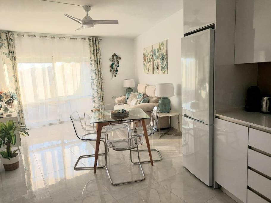 Lux. Frontbeach-Terrace. 5 Pools.Tv. 2 A.C.Netflix 베날마데나코스타 외부 사진