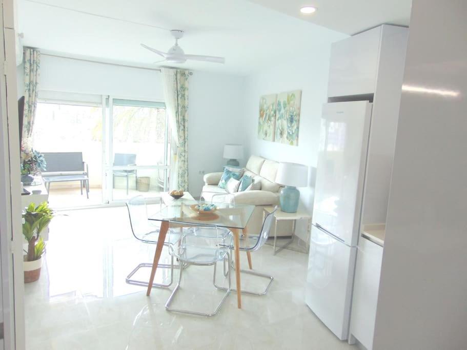 Lux. Frontbeach-Terrace. 5 Pools.Tv. 2 A.C.Netflix 베날마데나코스타 외부 사진