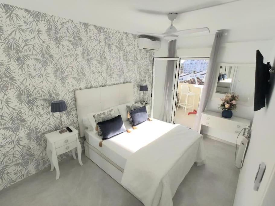 Lux. Frontbeach-Terrace. 5 Pools.Tv. 2 A.C.Netflix 베날마데나코스타 외부 사진