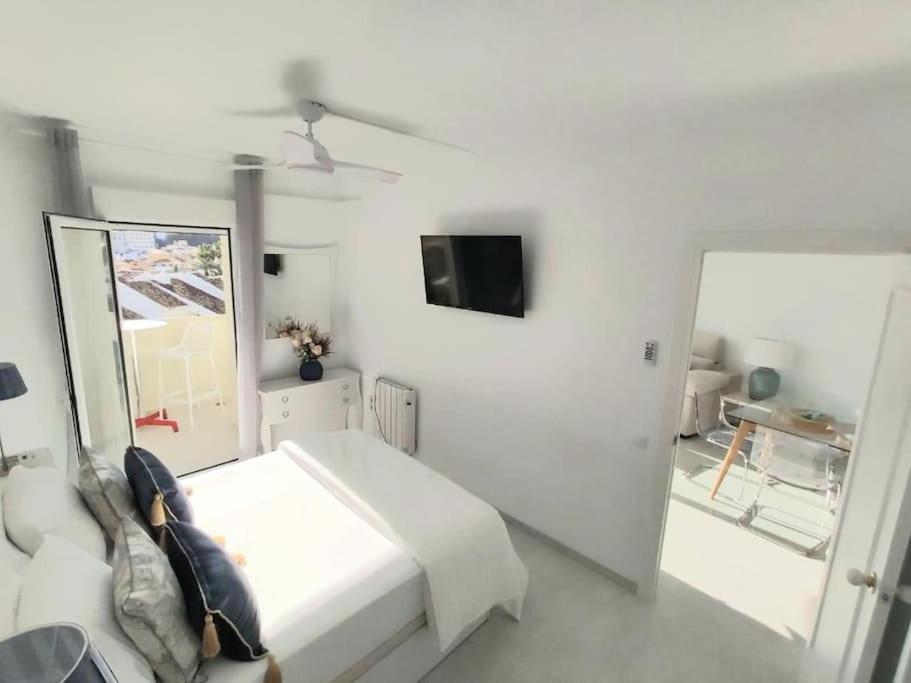Lux. Frontbeach-Terrace. 5 Pools.Tv. 2 A.C.Netflix 베날마데나코스타 외부 사진