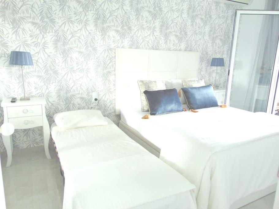 Lux. Frontbeach-Terrace. 5 Pools.Tv. 2 A.C.Netflix 베날마데나코스타 외부 사진