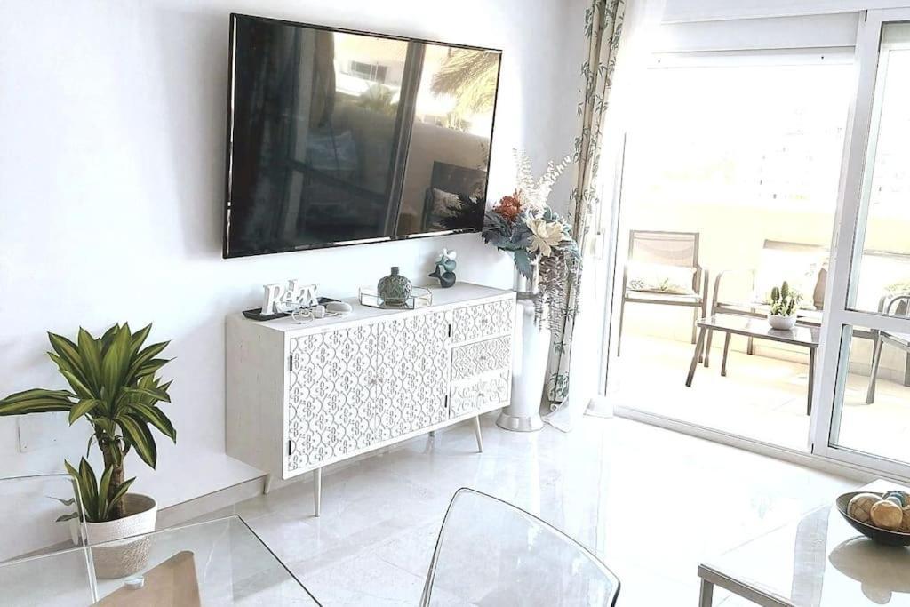 Lux. Frontbeach-Terrace. 5 Pools.Tv. 2 A.C.Netflix 베날마데나코스타 외부 사진