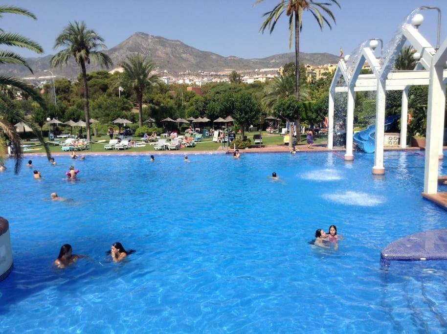 Lux. Frontbeach-Terrace. 5 Pools.Tv. 2 A.C.Netflix 베날마데나코스타 외부 사진
