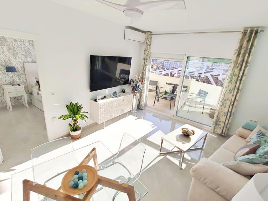 Lux. Frontbeach-Terrace. 5 Pools.Tv. 2 A.C.Netflix 베날마데나코스타 외부 사진